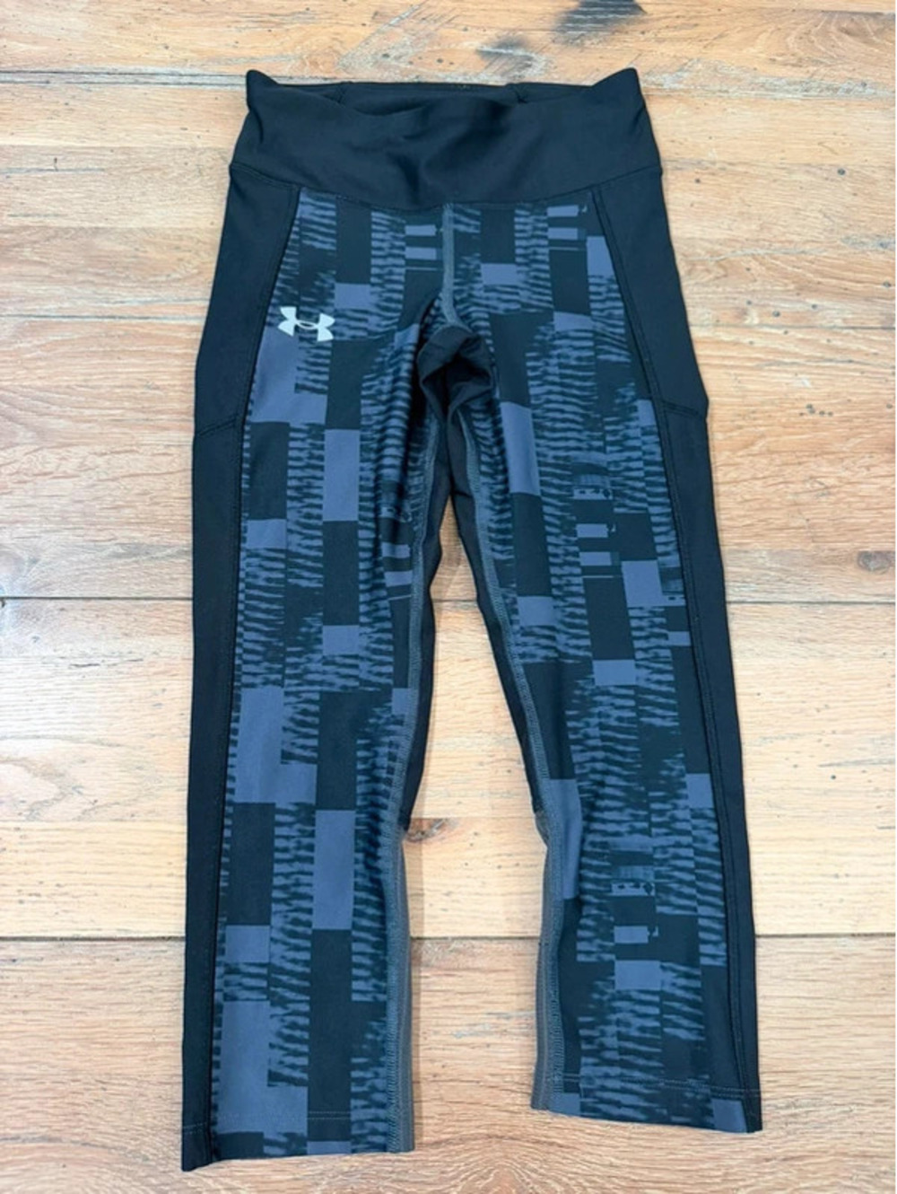 Under Armour HeatGear compression capri leggings Women’s size xs